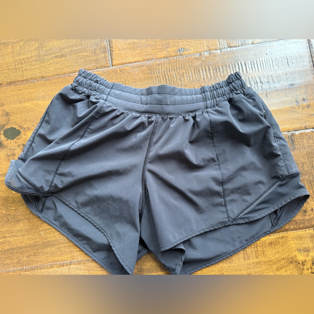 Lululemon low rise Hotty Hot Shorts